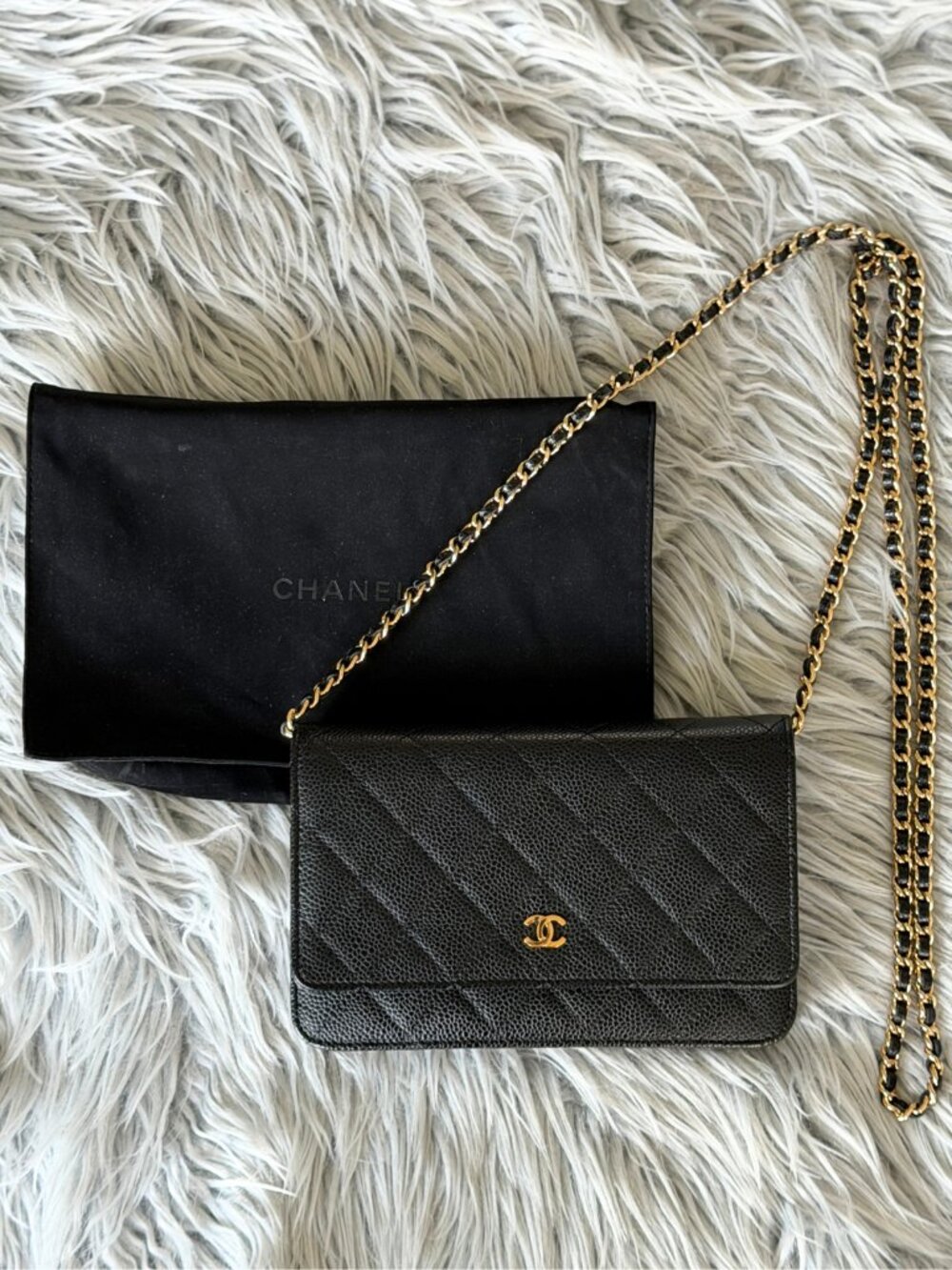 Authentic CHANEL Black Caviar Leather Wallet on Chain WOC Gold Hardware - Picture 4 of 11